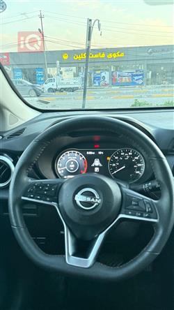 نيسان فيرسا